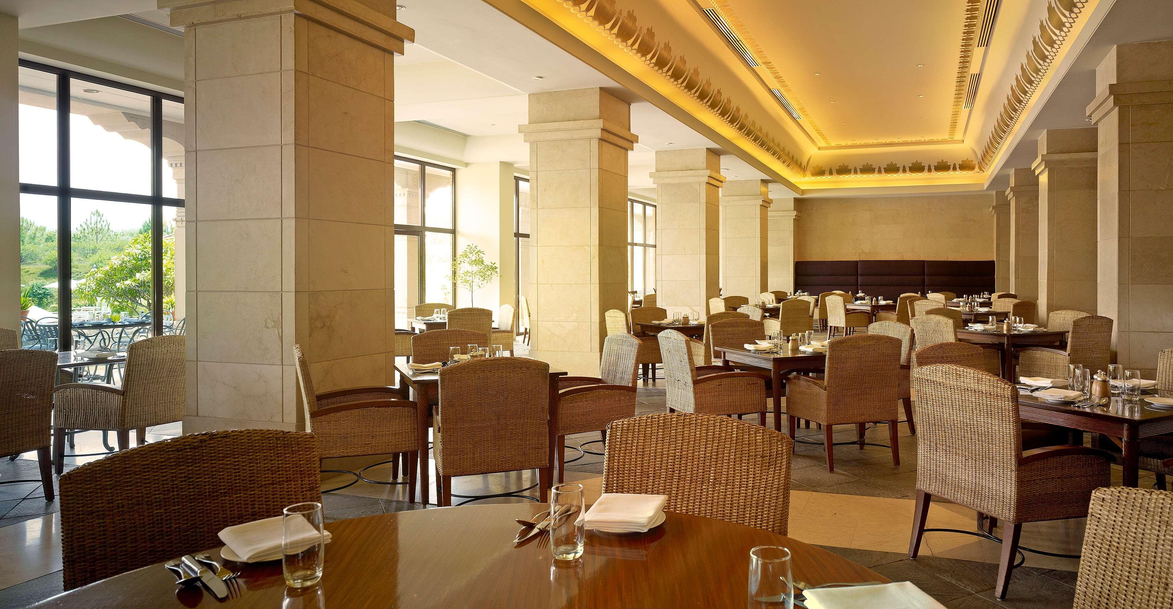 Hyatt Regency Kathmandu Hotel Exterior foto